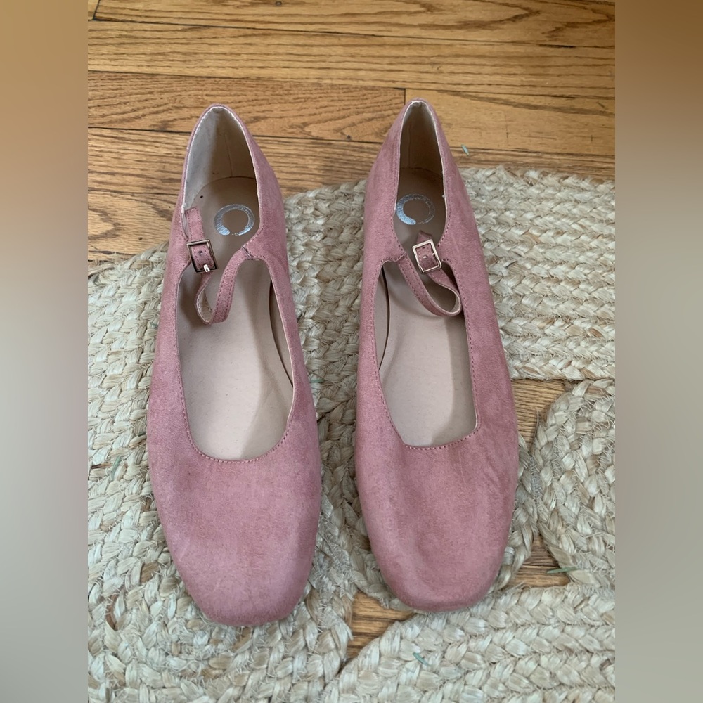 Brinley Co Women’s Soft Toe Mary-Jane  Flat 9.5